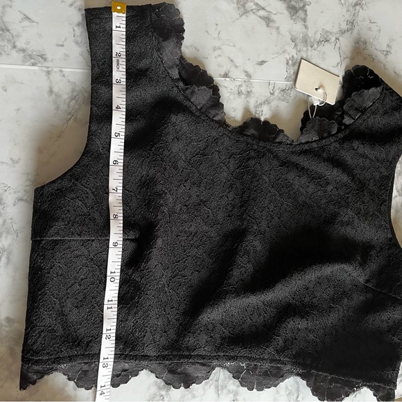 NWT Luna Crop Lace Top Size Small - Picture 4 of 15